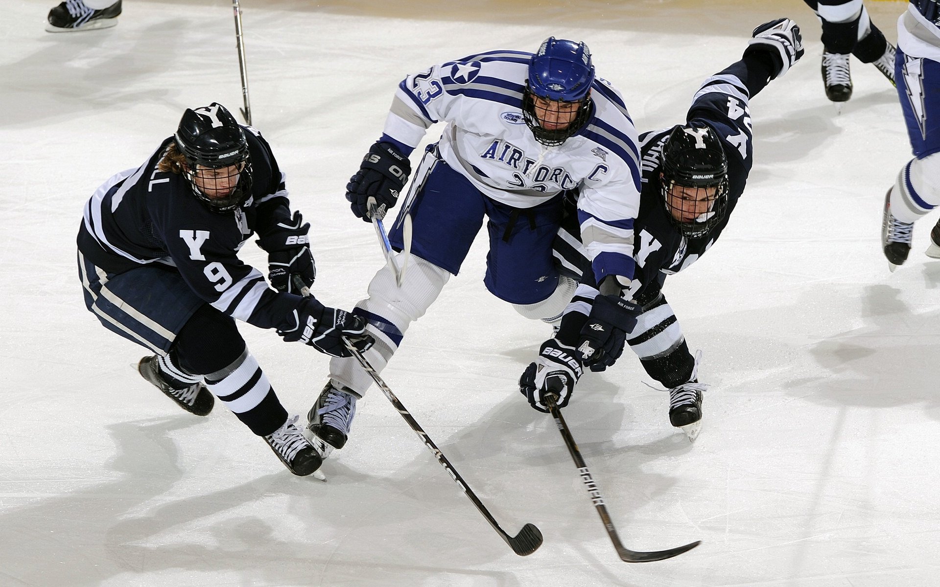 爱游戏app-“法甲争夺进入收官倒计时，冠军悬念留存”，法甲 冠军